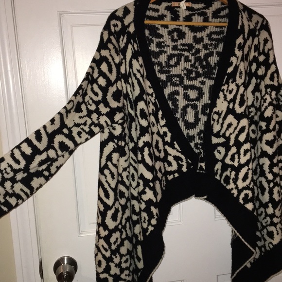 Black and white patterned high low cardigan - Picture 2 of 2